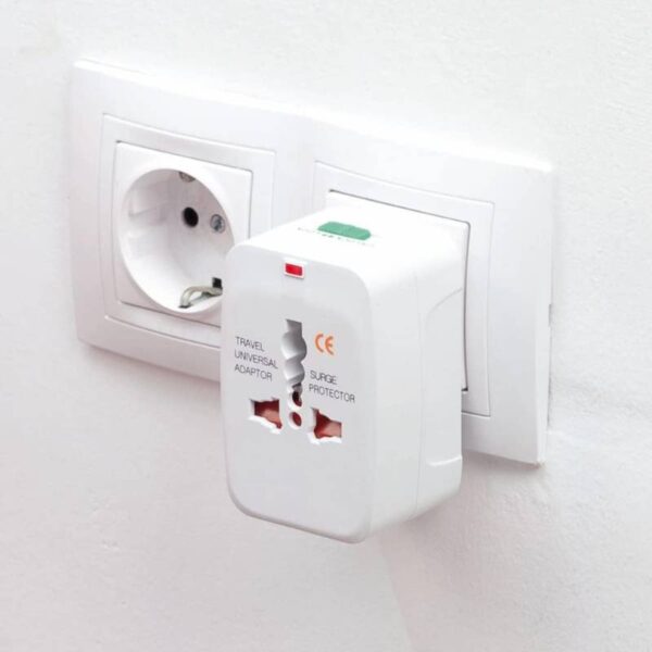 Adaptador Tomada Universal Padrão Internacional 150 Países Viagem Bivolt - Image 4